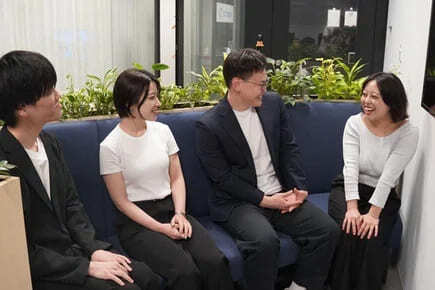 社会人としての心構えと思考・技術を学べる新人研修を振り返る。入社3か月目座談会